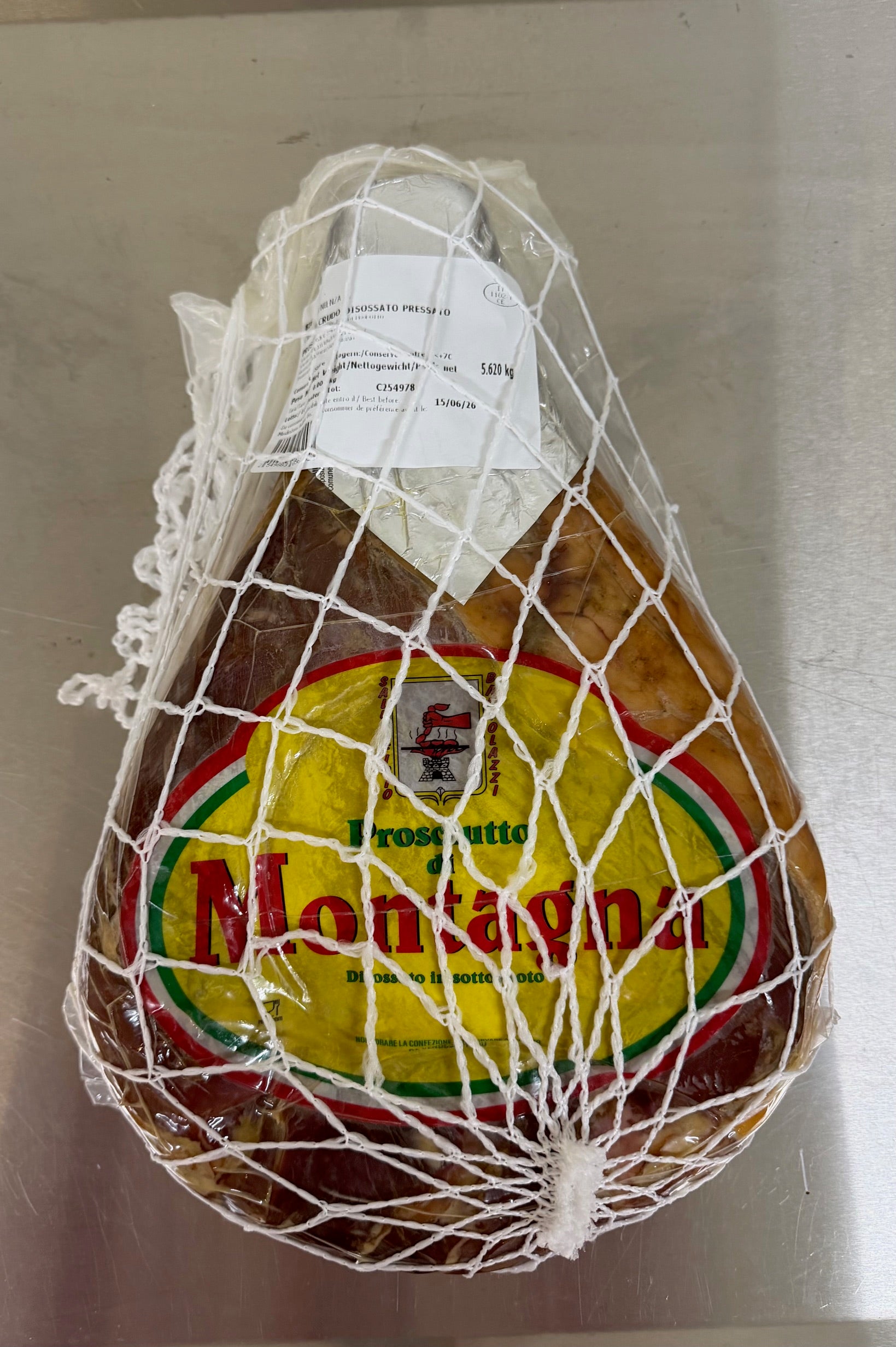 OFFERTA  PROSCIUTTO DI MONTAGNA DISOSSATO 5,4-5,5KG  (12,50€ al kg)